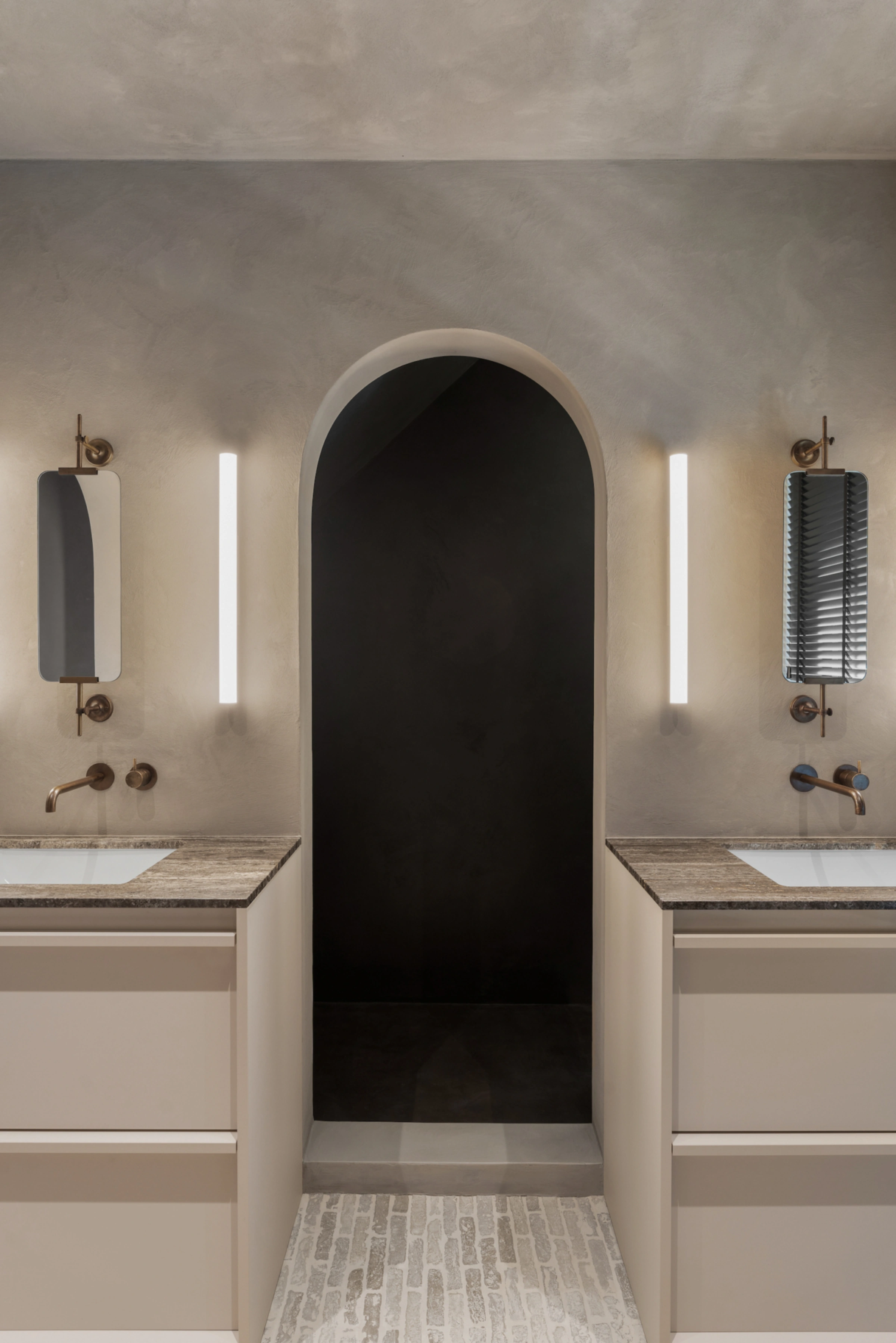 2 reverence Interieur villa badkamer